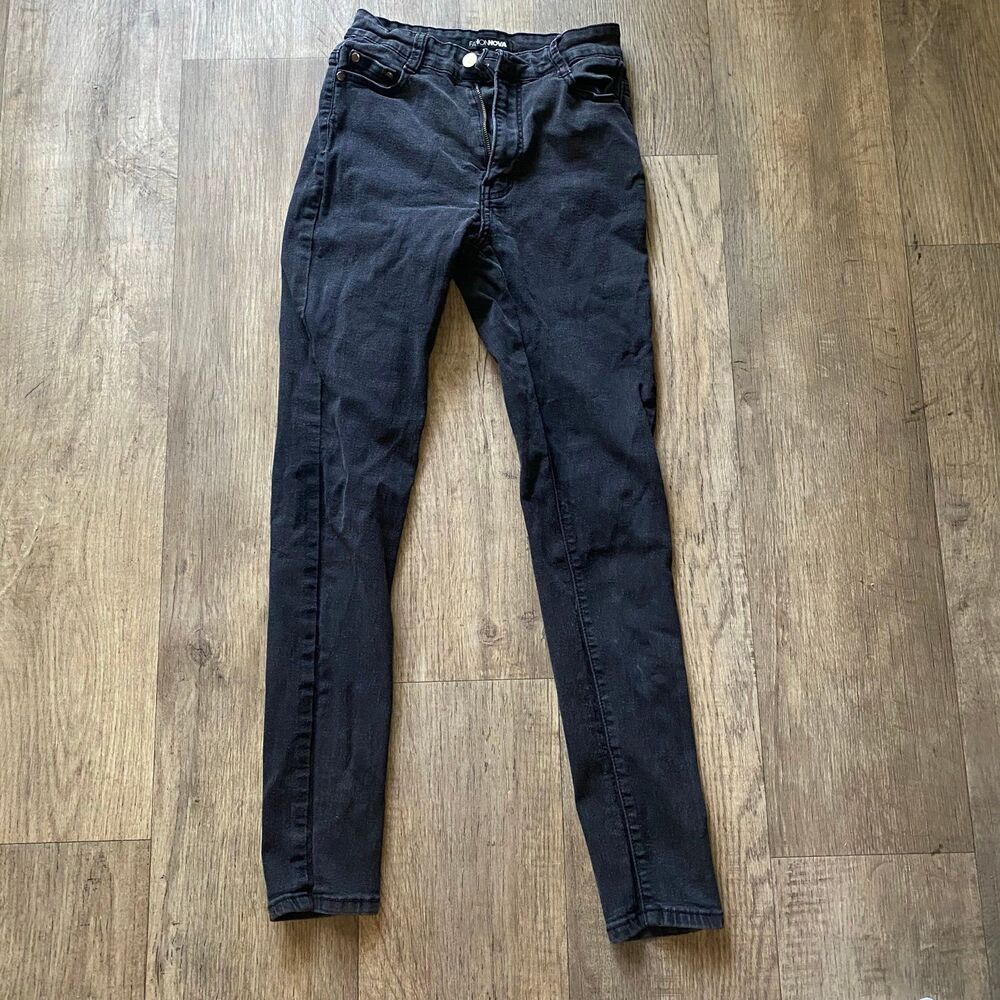 Fashion Nova Black High-Rise Skinny Jeans – Size 7